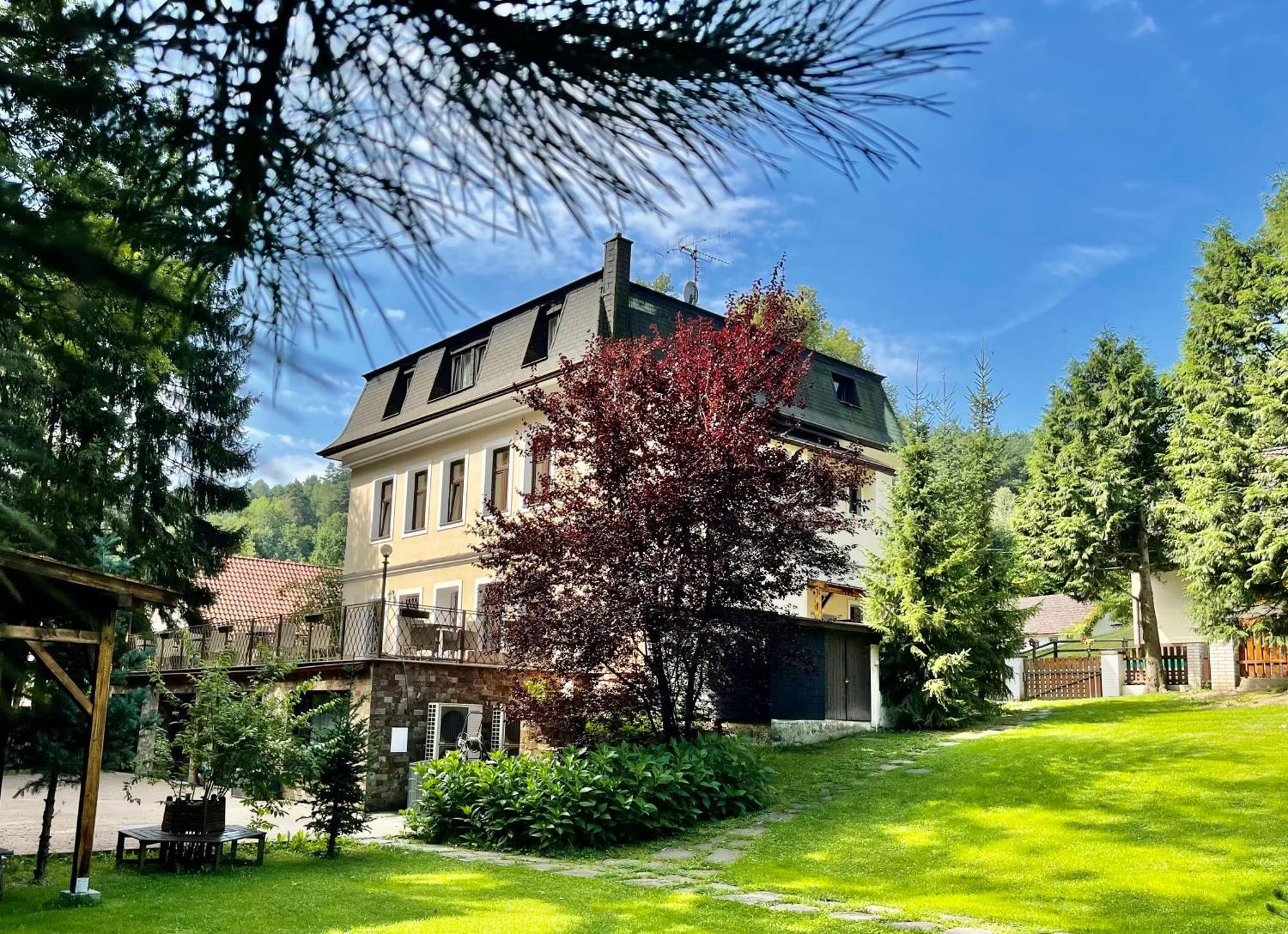 Penzion Kokorin Forest Villa Konradov Exterior photo